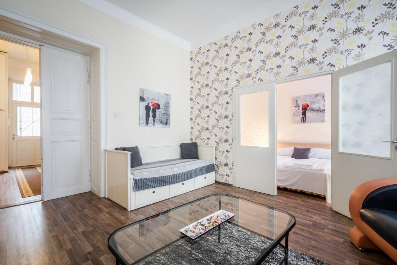 Pyvo Street Home With Balcony By Nw Βουδαπέστη Εξωτερικό φωτογραφία