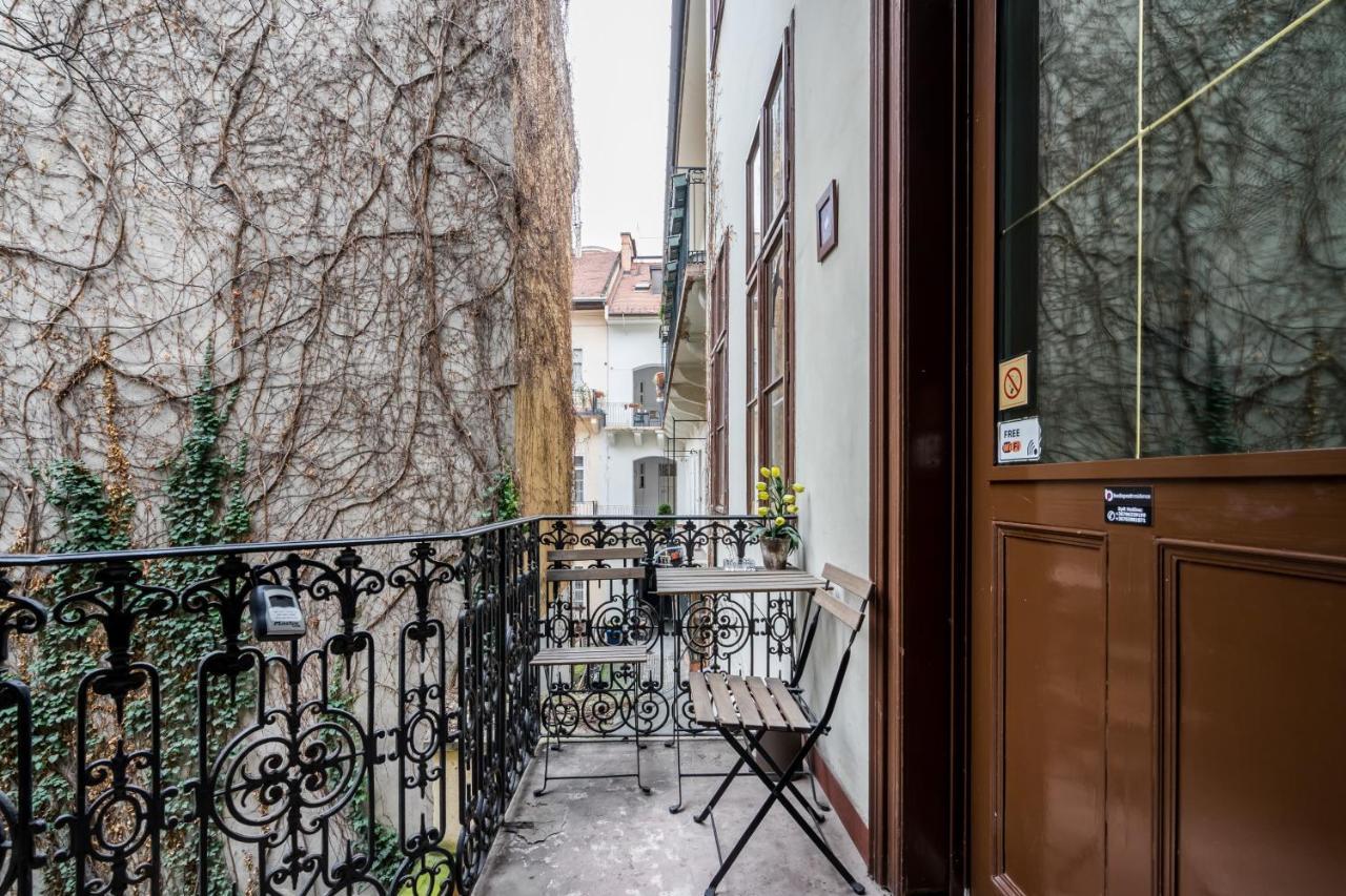 Pyvo Street Home With Balcony By Nw Βουδαπέστη Εξωτερικό φωτογραφία