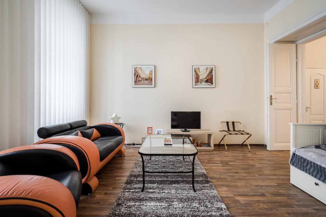 Pyvo Street Home With Balcony By Nw Βουδαπέστη Εξωτερικό φωτογραφία