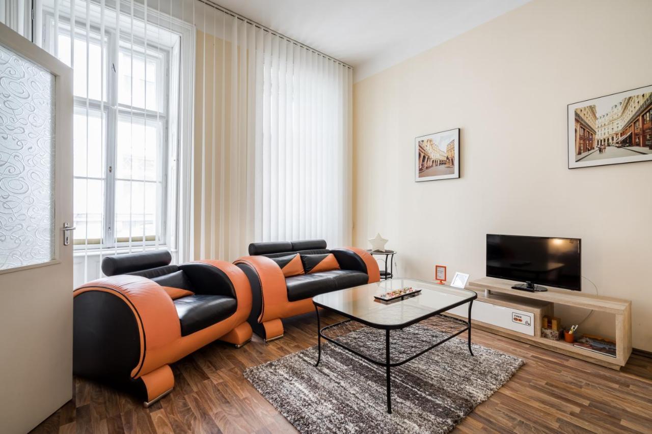 Pyvo Street Home With Balcony By Nw Βουδαπέστη Εξωτερικό φωτογραφία