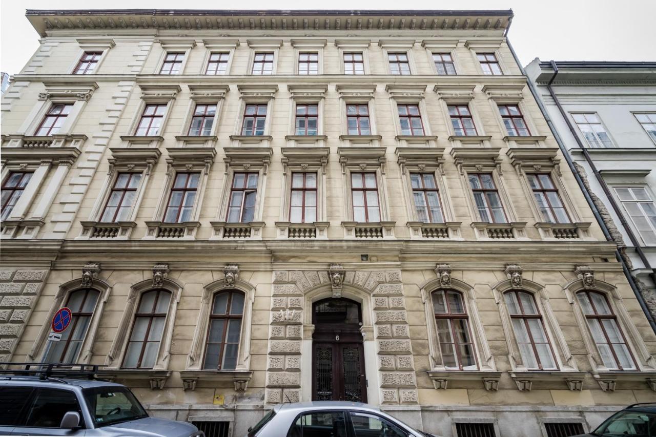 Pyvo Street Home With Balcony By Nw Βουδαπέστη Εξωτερικό φωτογραφία