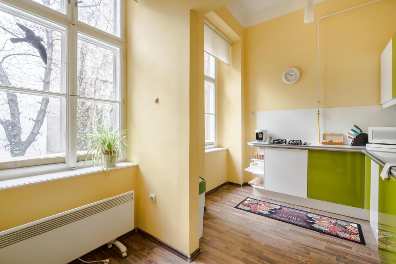 Pyvo Street Home With Balcony By Nw Βουδαπέστη Εξωτερικό φωτογραφία